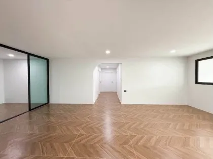Geräumiges 4-Schlafzimmer 5-Badezimmer Eckhaus in Phuket Villa 3, Wichit