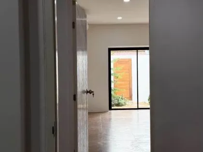 Geräumiges 4-Schlafzimmer 5-Badezimmer Eckhaus in Phuket Villa 3, Wichit
