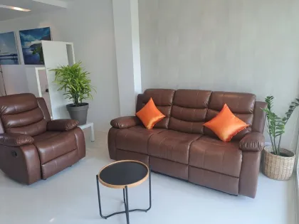 Renovierte 2-Zimmer-Wohnung mit Golfplatzblick in Kathu