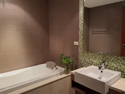 Renovierte 2-Zimmer-Wohnung mit Golfplatzblick in Kathu