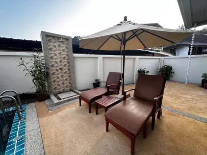 Moderne 4-Schlafzimmer-Poolvilla in Kamala, Phuket