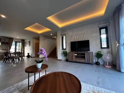 Moderne 4-Schlafzimmer-Poolvilla in Kamala, Phuket