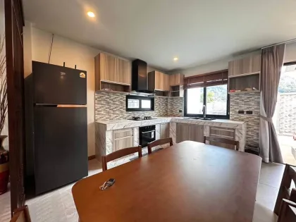 Moderne 4-Schlafzimmer-Poolvilla in Kamala, Phuket