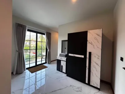 Moderne 4-Schlafzimmer-Poolvilla in Kamala, Phuket