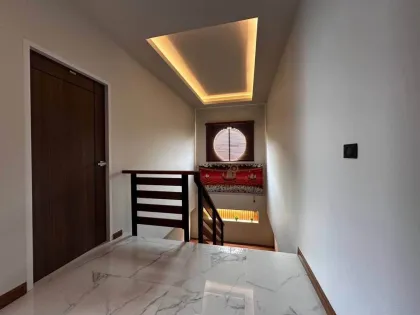 Moderne 4-Schlafzimmer-Poolvilla in Kamala, Phuket