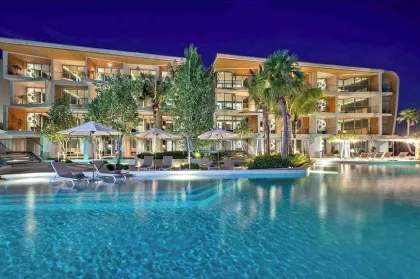 Luxuriöse 1-Zimmer-Wohnung mit Poolzugang im Wyndham Grand Nai Harn