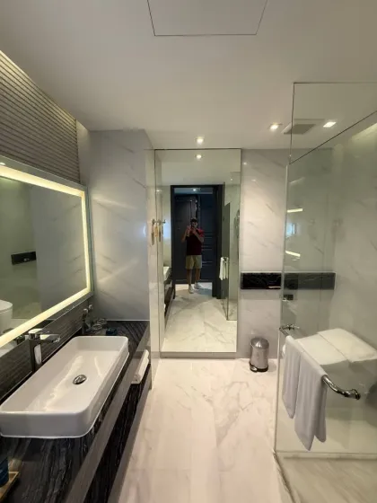 Luxuriöse 1-Zimmer-Wohnung mit Poolzugang im Wyndham Grand Nai Harn