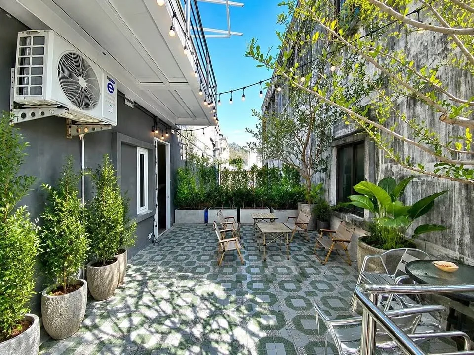Apartmentgebäude mit 14 Betten und 15 Bädern in der Phang Nga Road, Phuket Town