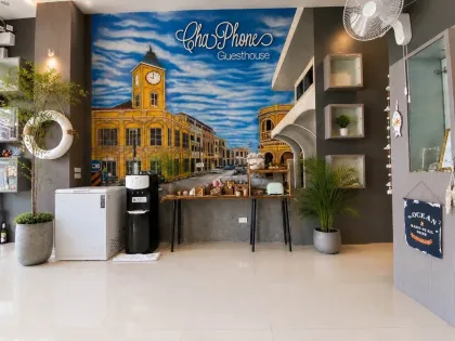 Apartmentgebäude mit 14 Betten und 15 Bädern in der Phang Nga Road, Phuket Town