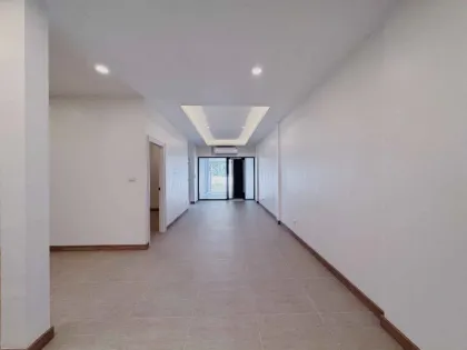 Villa mitoyenne 3 chambres avec piscine à vendre à Chalong