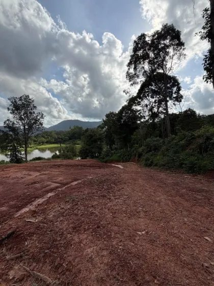 Terreno Premium con Vista a Montañas y Campo de Golf en Kathu