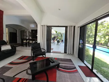Villa Privée avec Piscine 2 Chambres 3 Salles à Saiyuan, Phuket