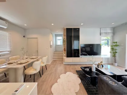 Villa moderna de 2 plantas cerca del BIS International School