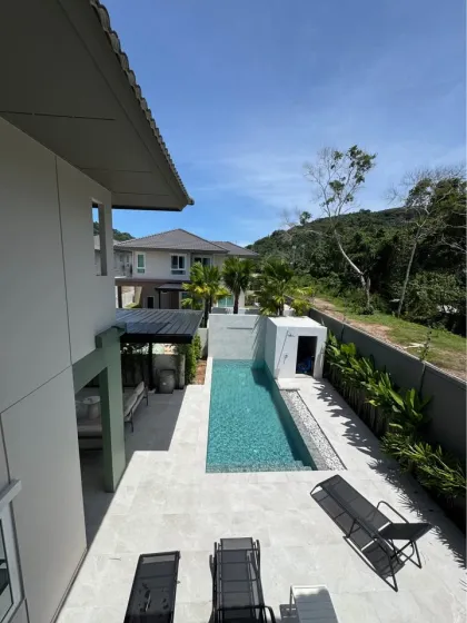 Villa moderna de 2 plantas cerca del BIS International School
