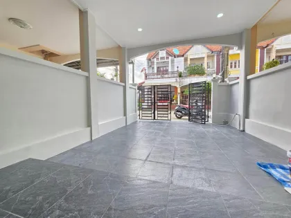 Neu renoviertes 3-Schlafzimmer Reihenhaus in Wichit, Phuket