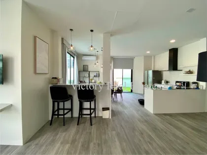Spacieuse villa 4 chambres avec piscine privée à Kathu