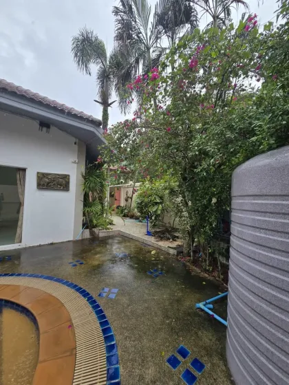 Villa con piscina de 3 dormitorios y 4 baños en venta en Rawai