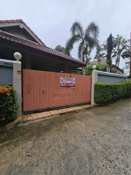 Villa con piscina de 3 dormitorios y 4 baños en venta en Rawai