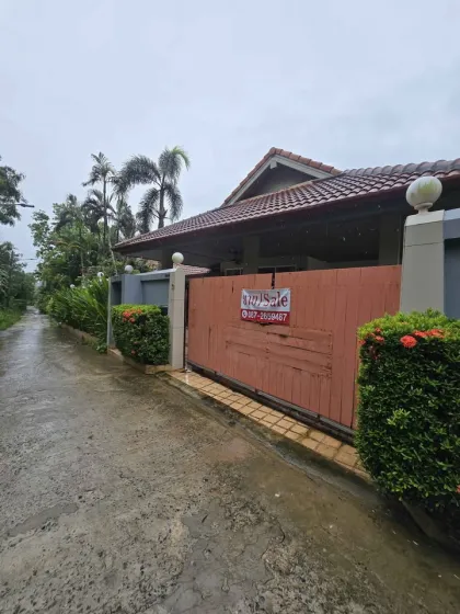 Villa con piscina de 3 dormitorios y 4 baños en venta en Rawai