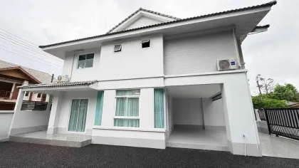 帕克洛克棕榈别墅现代三卧双拼住宅