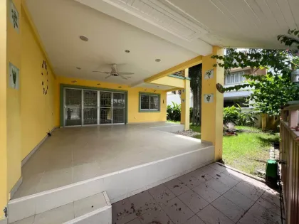 Resale Twin House with 2 Beds and 3 Baths in Ratsada, Phuket