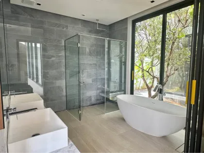 Villa de luxe 4 chambres avec piscine à Botanica Foresta, Bangtao