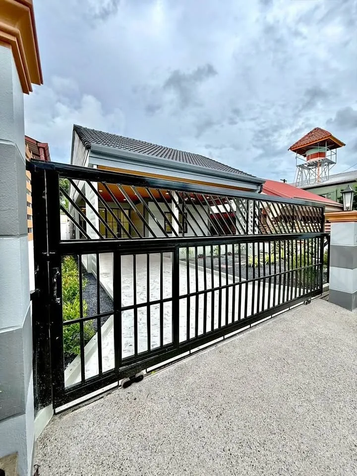 บ้านชั้นเดียว 3 ห้องนอนกว้างขวาง พร้อมสวนในฉลอง
