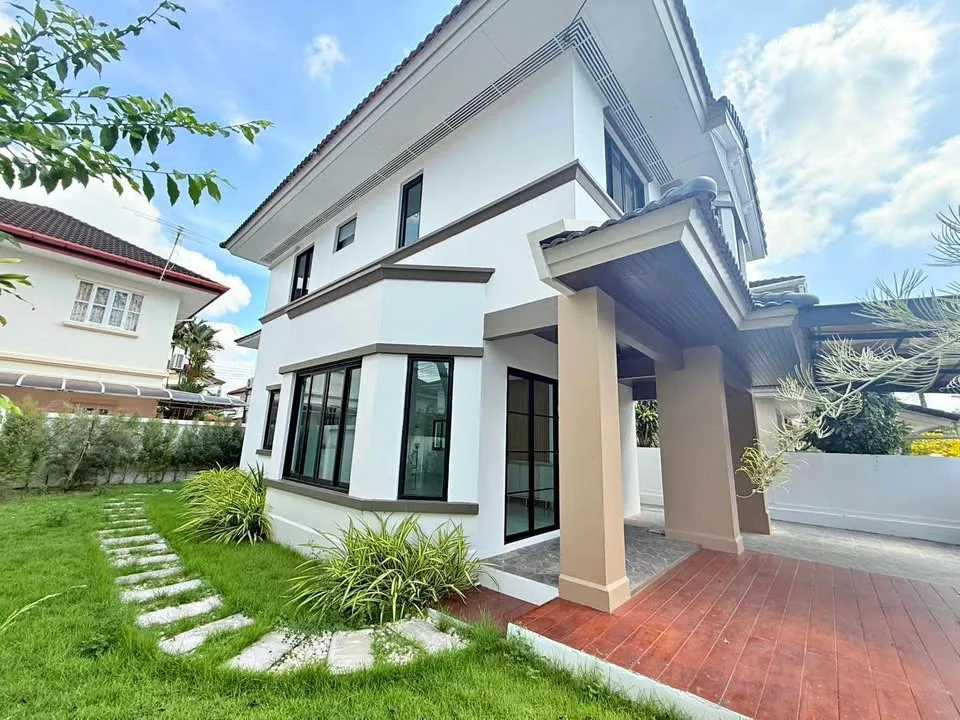ขายวิลล่าพร้อม 3 ห้องนอนที่ Land & Houses Park Chalong ภูเก็ต