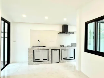 Zu verkaufen: 3-Zimmer-Villa im Land & Houses Park Chalong, Phuket