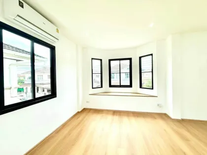 Zu verkaufen: 3-Zimmer-Villa im Land & Houses Park Chalong, Phuket