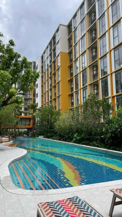 คอนโด 1 ห้องนอนใหม่พร้อมวิวสระว่ายน้ำที่ The Base Rise ภูเก็ต