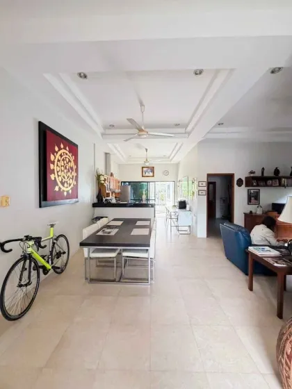 Villa de 3 Chambres et 2 Salles de Bain à Vendre à Chalong