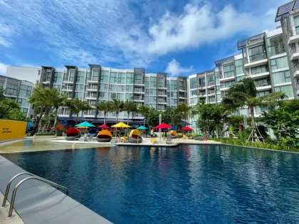 Penthouse mit 2 Schlafzimmern und 2 Bädern in Cassia Phuket Laguna mit Seen- und Meerblick