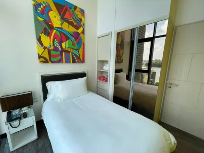 Penthouse mit 2 Schlafzimmern und 2 Bädern in Cassia Phuket Laguna mit Seen- und Meerblick
