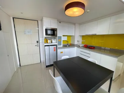 Penthouse mit 2 Schlafzimmern und 2 Bädern in Cassia Phuket Laguna mit Seen- und Meerblick