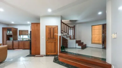 Traditional Thai-style Villa with 4 Bedrooms in Rawai
