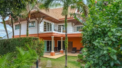 Traditional Thai-style Villa with 4 Bedrooms in Rawai