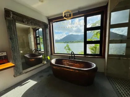Villa exclusive avec piscine et vue sur lac et coucher de soleil à Phuket