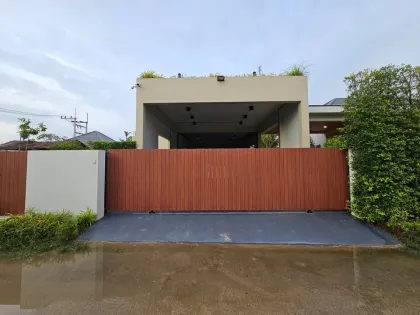 5-Bedroom Villa with Private Pool in Cherng Talay