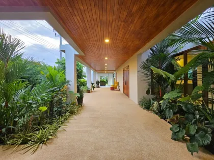 5-Bedroom Villa with Private Pool in Cherng Talay