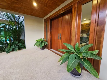 5-Bedroom Villa with Private Pool in Cherng Talay