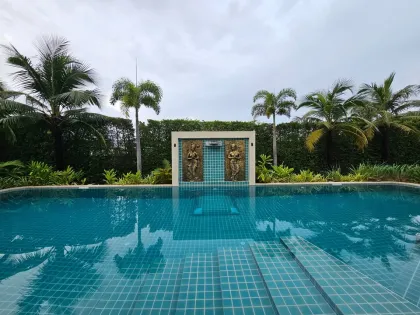 5-Bedroom Villa with Private Pool in Cherng Talay
