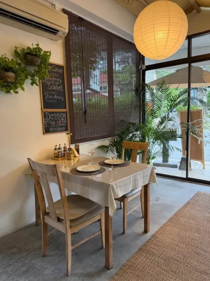 Affaire à vendre : Restaurant entièrement équipé à la plage de Surin