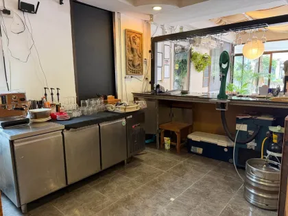 Affaire à vendre : Restaurant entièrement équipé à la plage de Surin