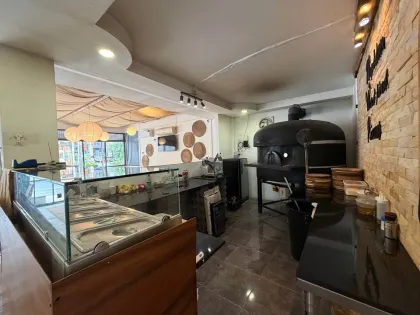 Affaire à vendre : Restaurant entièrement équipé à la plage de Surin