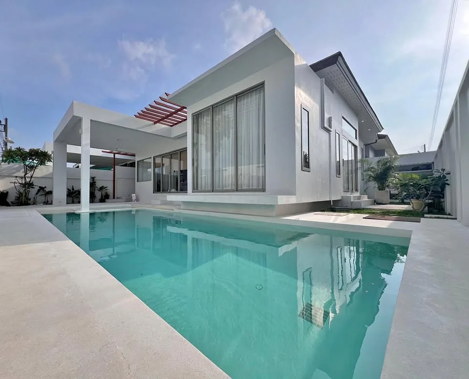Modern 2-Bedroom Pool Villa in Ananda Lake View, Bang Tao
