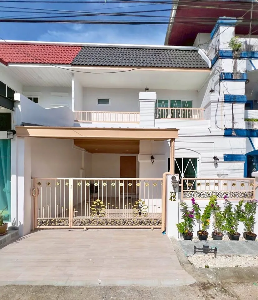 Maison de ville 3 chambres 3 salles de bain à vendre à Kathu, Patong