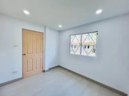 3-Bedroom 3-Bath Townhouse for Sale in Chale Kiri Village, Kathu