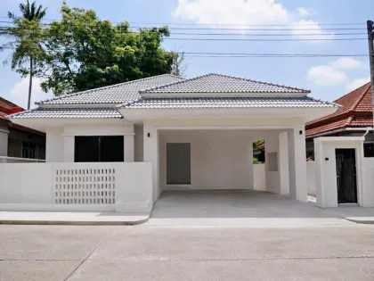 Maison individuelle moderne rénovée de 3 chambres à Thalang