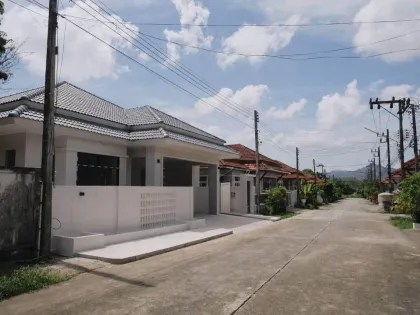 Maison individuelle moderne rénovée de 3 chambres à Thalang